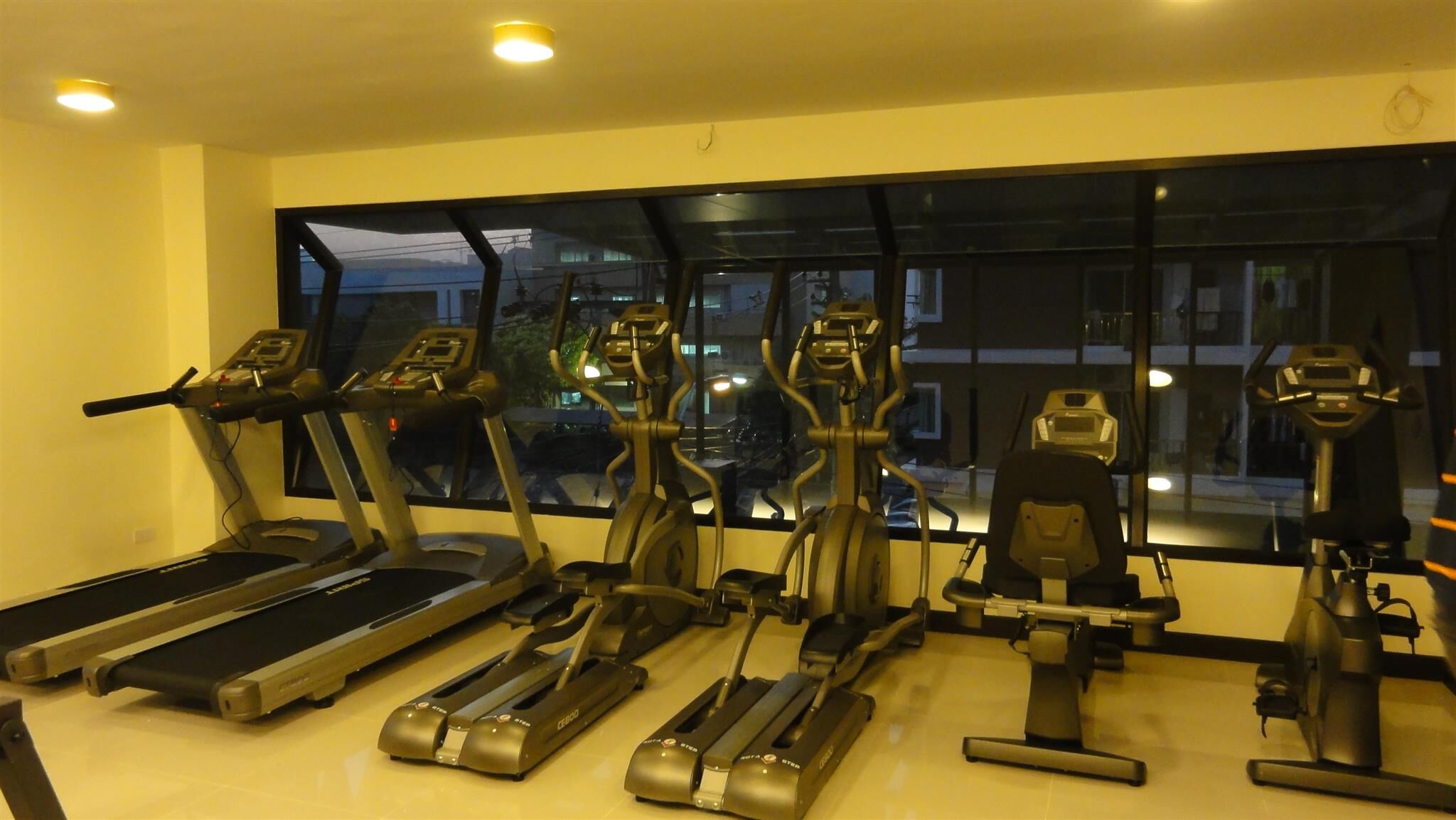 Фитнес-клуб "H-Fitness", Тайланд