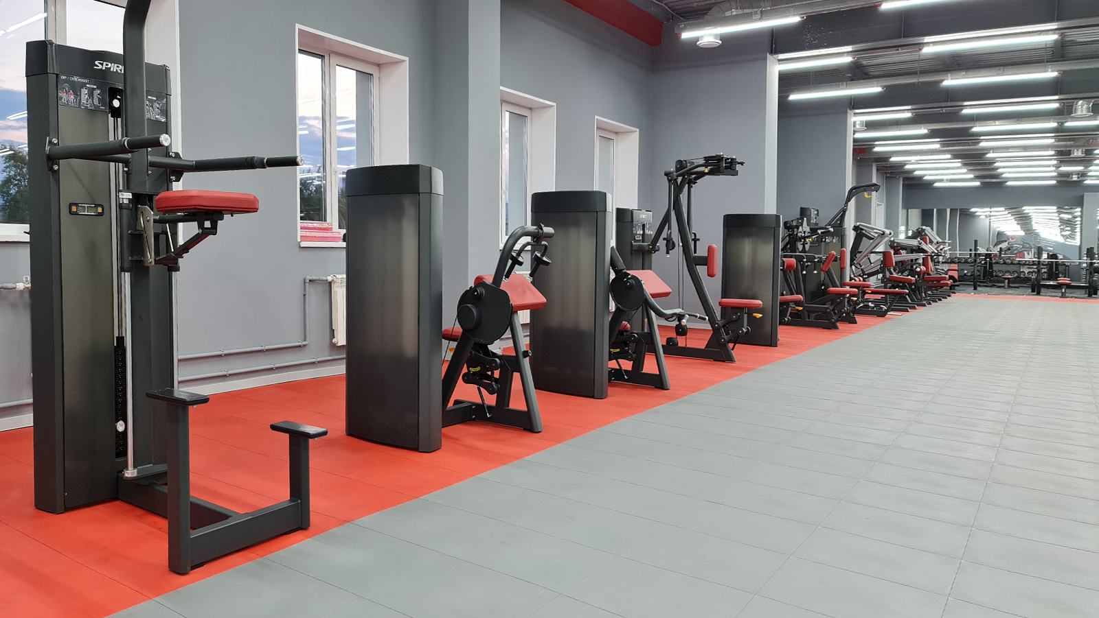 Фитнес-клуб TerraNova Фитнес-клуб TerraNova